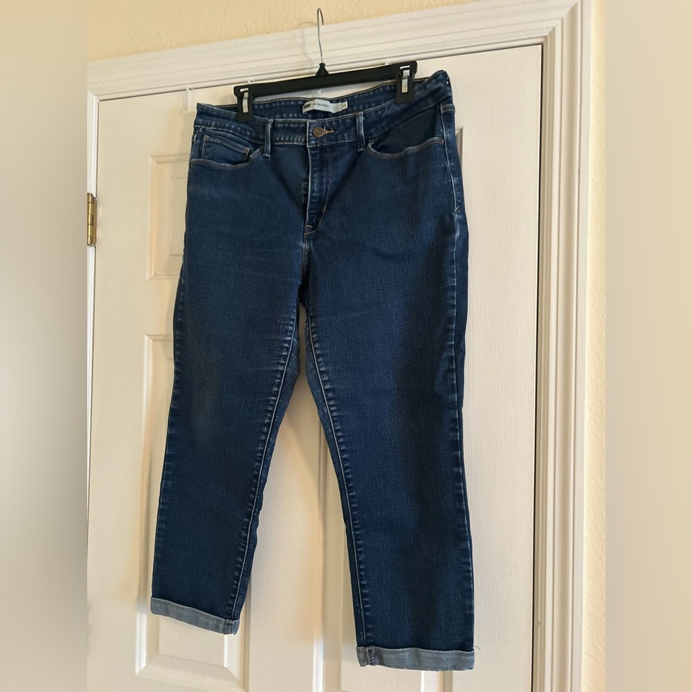 SUPER CUTE LEVIS CAPRI STYLE SIZE 12/14